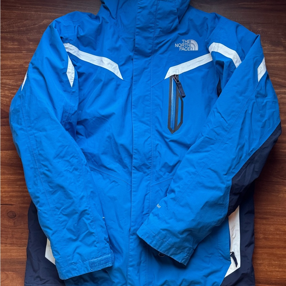Boys The North Face rain Coat size 18/20